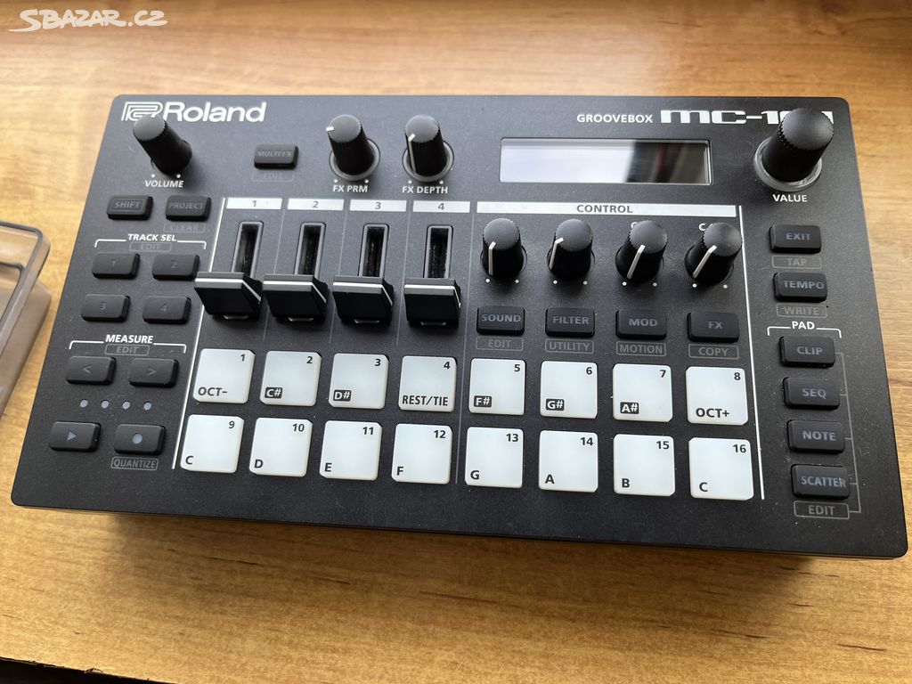 Roland MC-101 groovebox