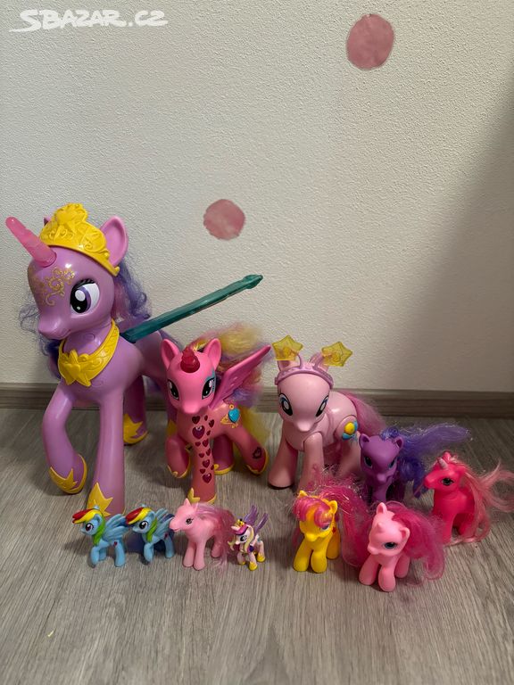 Svítící, tančící a mluvící poníci My Little Pony