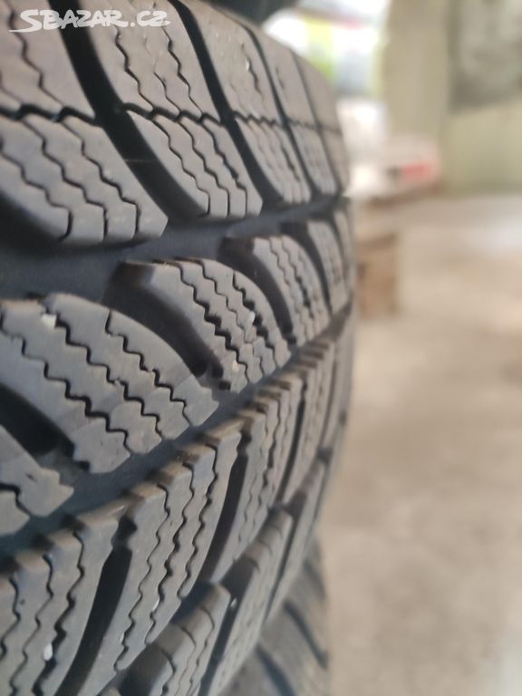 Prodám zimní pneumatiky 165/70 R14