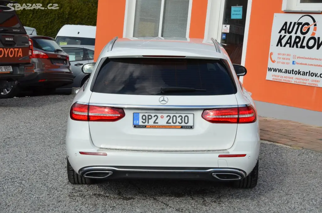Mercedes-Benz Třídy E, E 220d 143kW AT /LED/ NEZ.TOP. - fotka 5