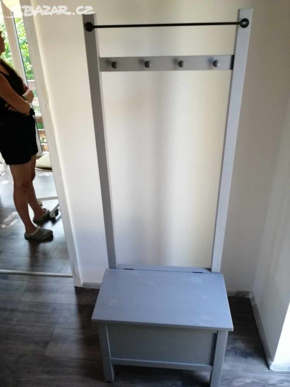 Úložná lavice, věšák, botník IKEA HEMNES