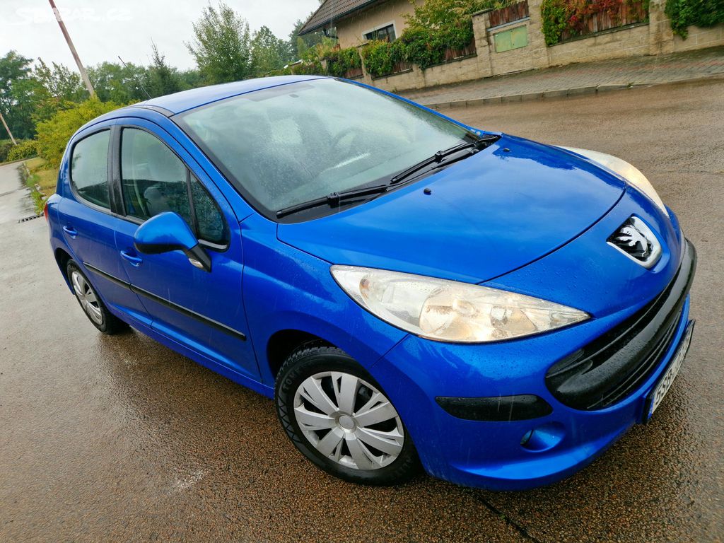 Peugeot 207 1.4 benzin - nové ČR - 2 maj.