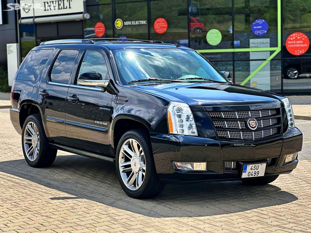 2014 Cadillac Escalade, 6.2 V8 Platinum | 38330km