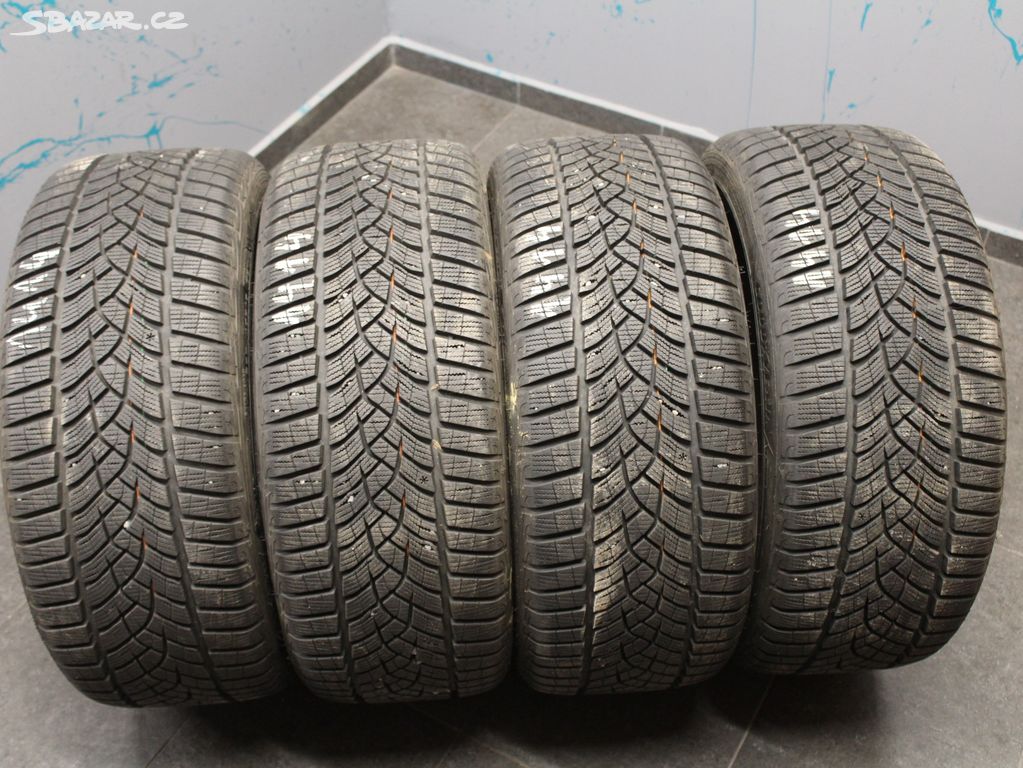 Z1414 Zánovní zimní pneu Goodyear 225/40/18