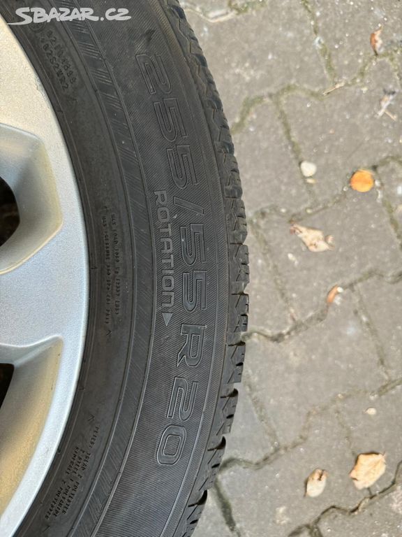 Zimní kola s pneu Nokian 255/55 R20 na Range Rover