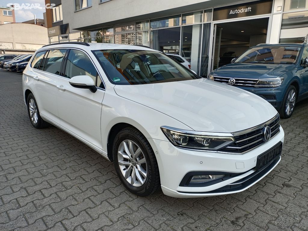 VW Passat B8 2.0TDI 110kW DSG Matrix LED ACC DAB