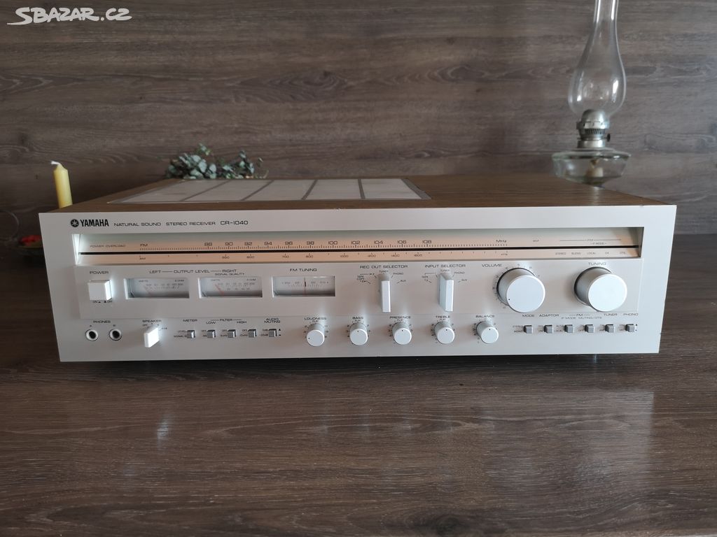 Yamaha CR-1040 receiver