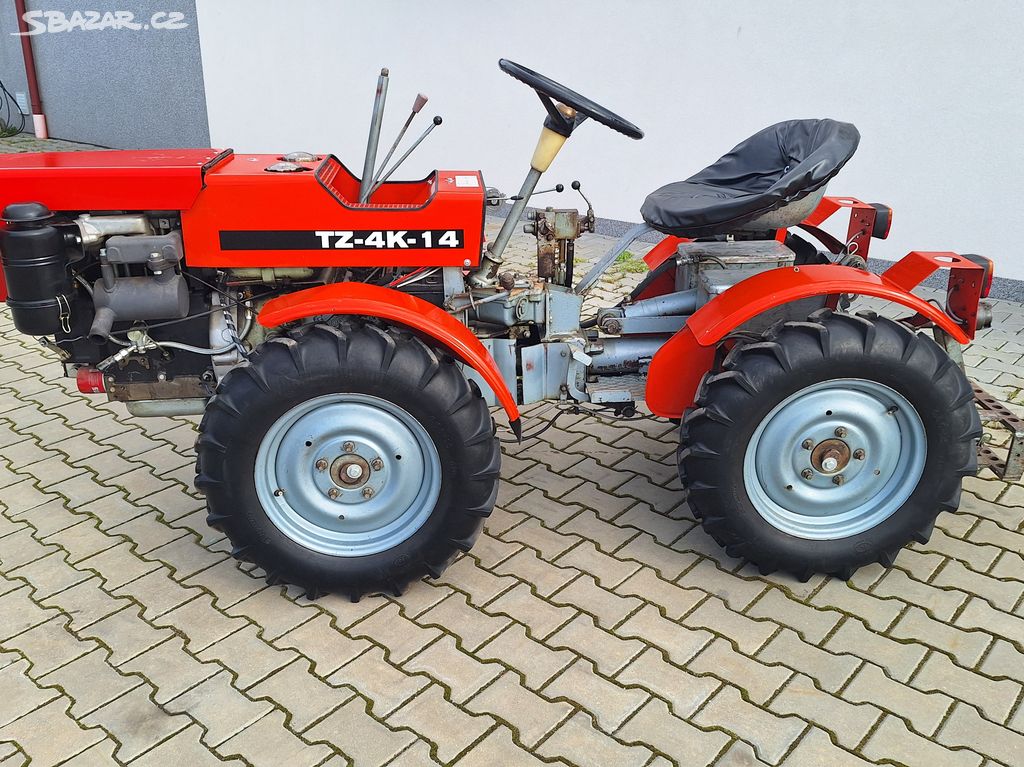 malotraktor TK 14 s motorem dvouválec