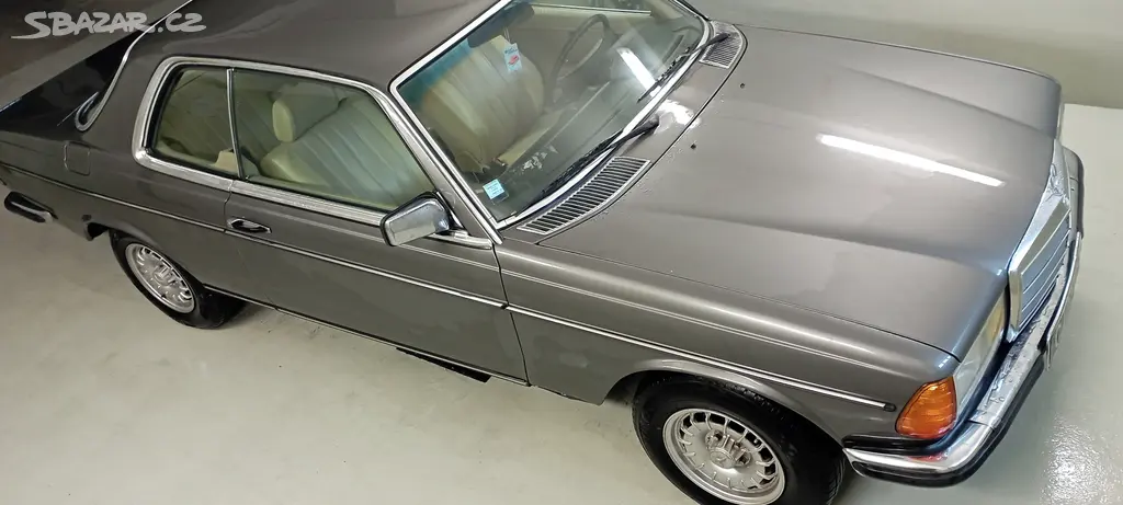 Mercedes 230 CE /W 123/