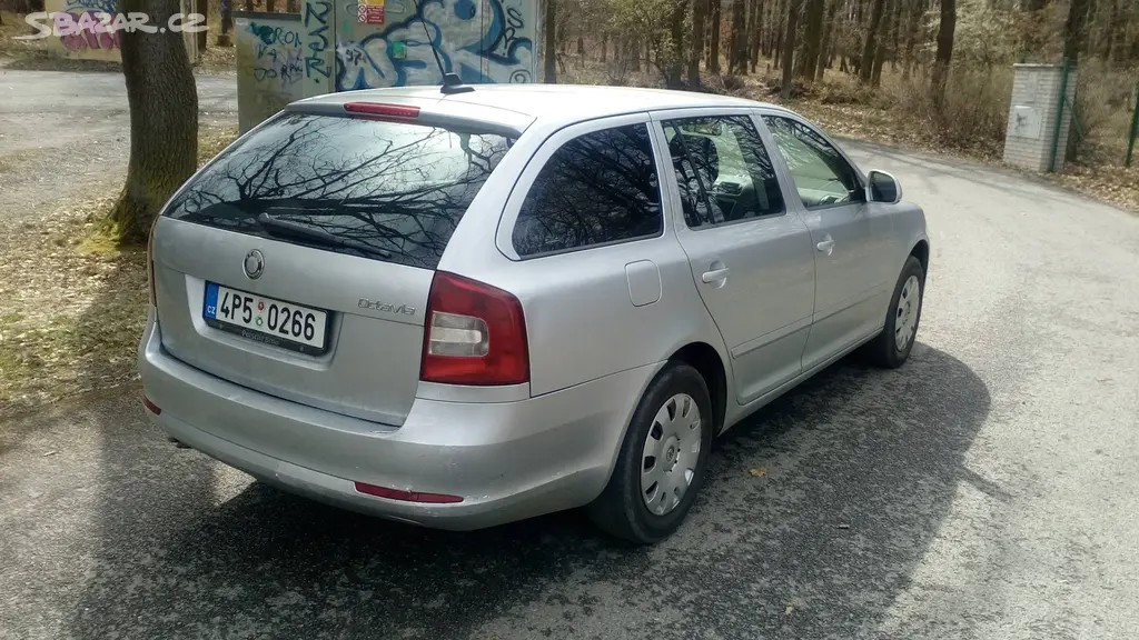 Škoda Octavia combi II 2.0 TDI DSG Elegance CZ-TOP - fotka 6