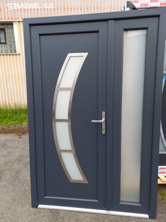 Vchodové plastové dveře dvoukřídlé pro dotace NZU