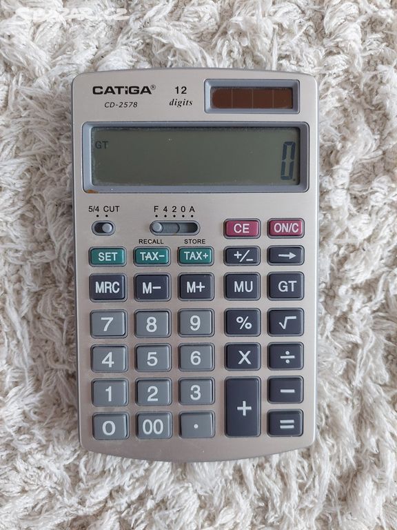 Stolní kalkulačka Catiga se solárním napájením