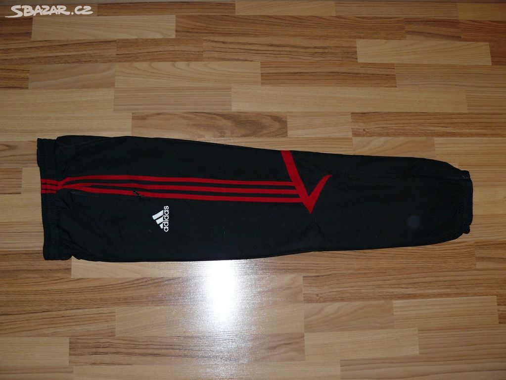 Chlapecké TEPLÁKY - zn. ADIDAS - vel. XS na výšku