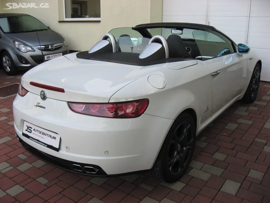 Alfa Romeo Spider 2.2i JTS 185PS Exclusive - fotka 6