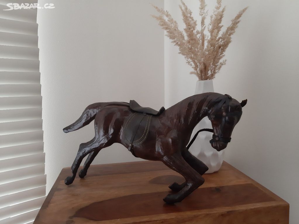 Dekorace kožený kůň - Liberty of London