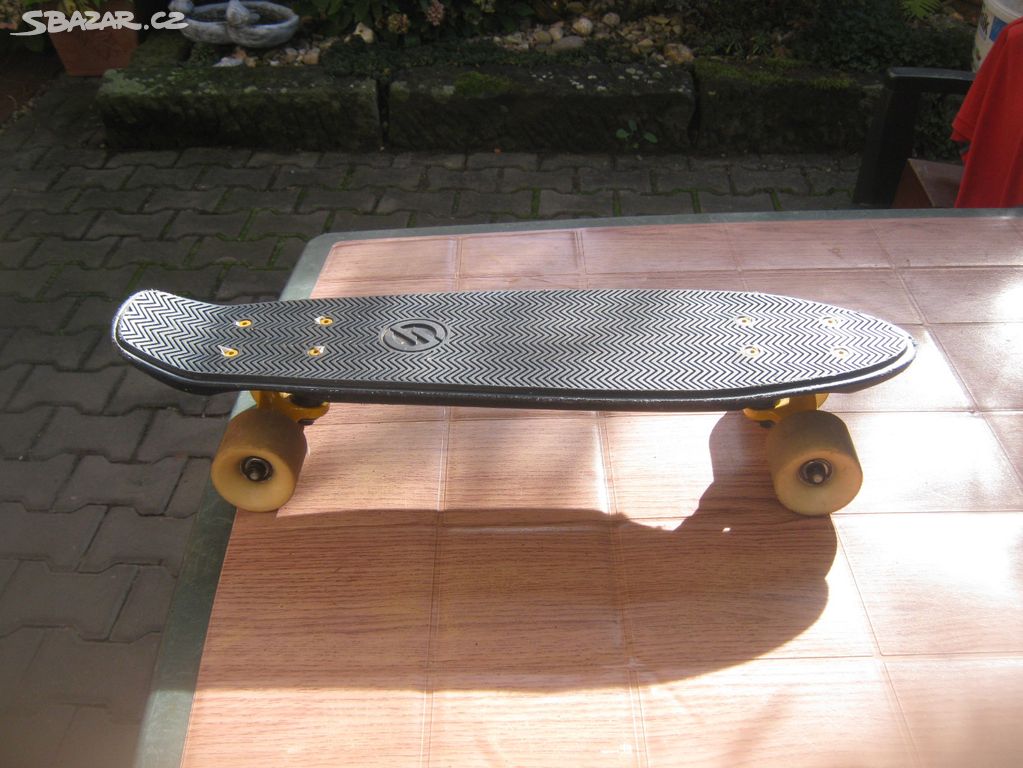 Prodám skateboard OXELO YAMBA.