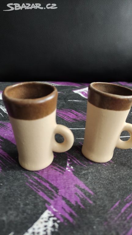 Sklenice, štamprle - keramika 2 kusy