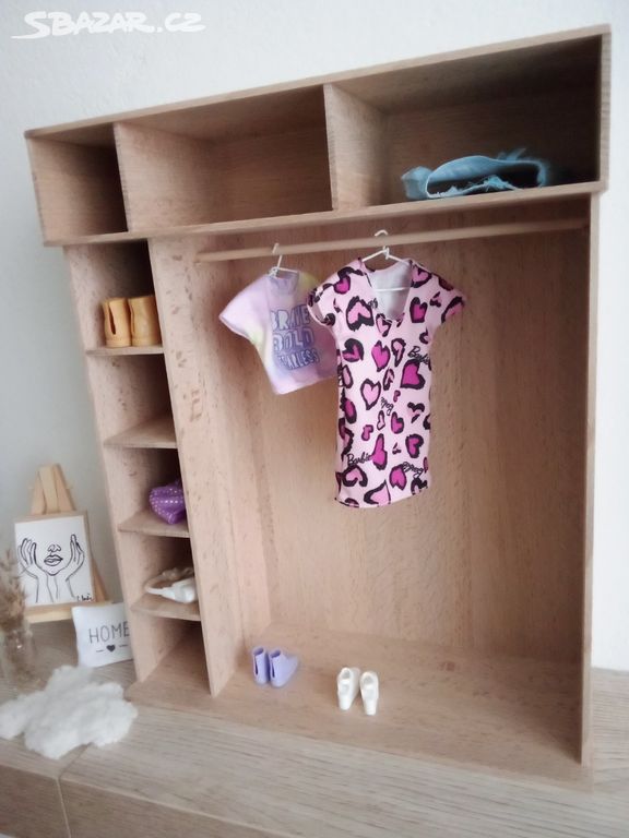 Nábytek pro panenky Barbie- šatní skříň III.
