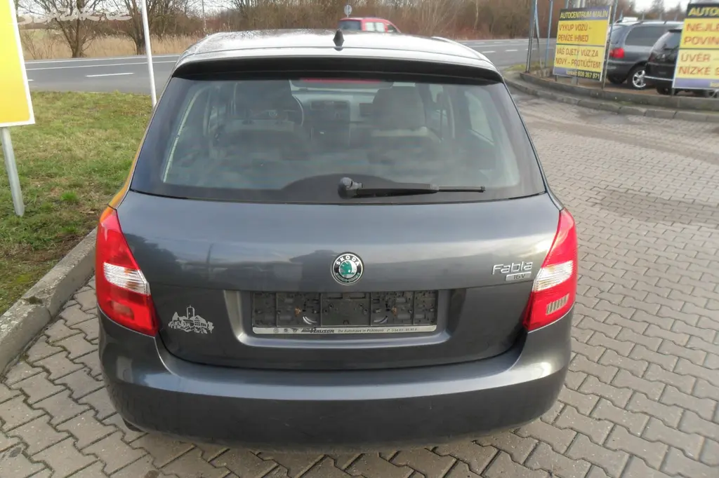 Škoda Fabia II, 1.4i/63kW, r. 2011, Servisní kniha - fotka 5
