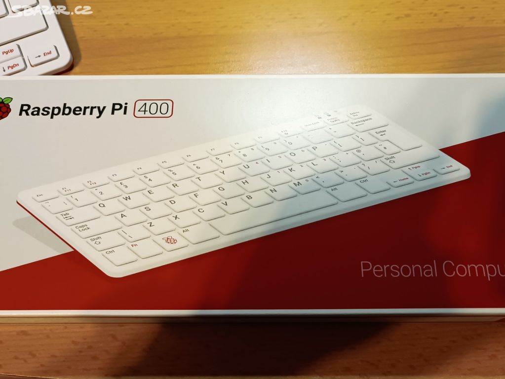 Počítač Raspberry PI 400 UK