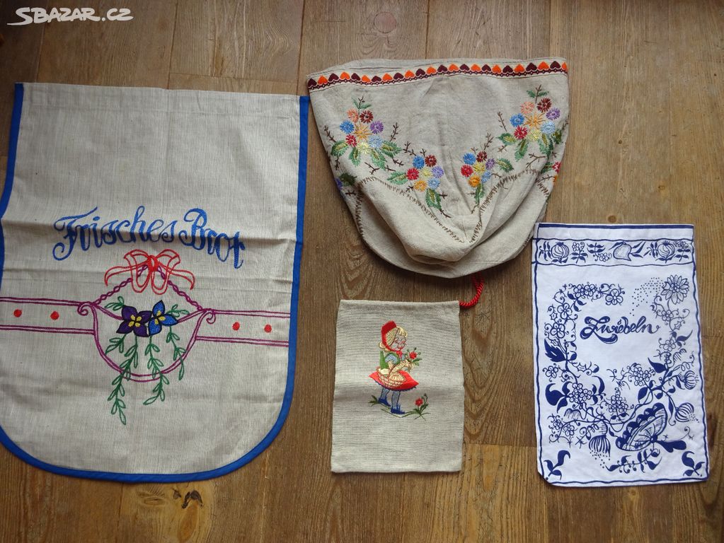 vintage textilní sáčky vyšívané