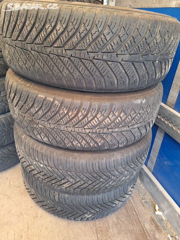Celoroční pneu 205/60 R16