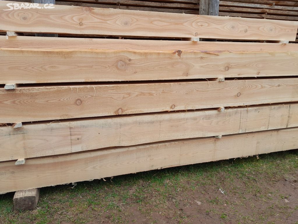 Dřevěné hranoly na stavbu pergoly