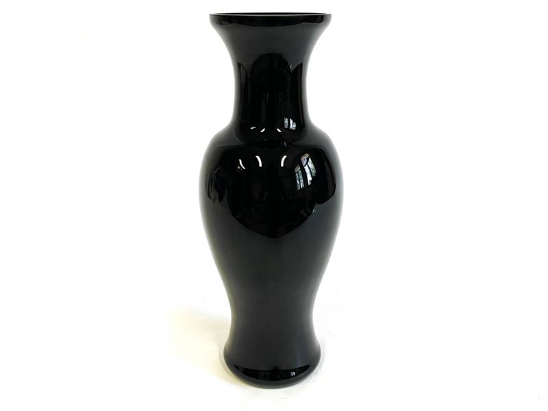 Váza z hyalitového skla