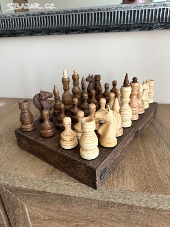 Luxusní dřevěné šachy