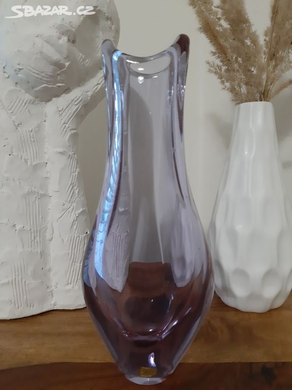 Krásná váza z alexandritového skla - M. Klinger