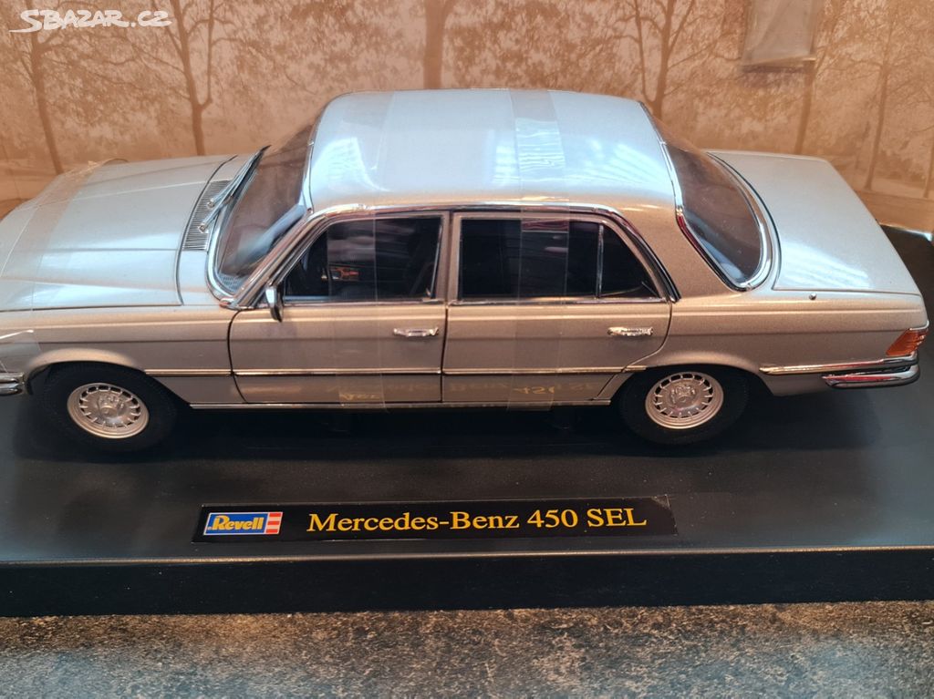 Mercedes Benz S-Klasse W116 450 SEL 1:18 Revell