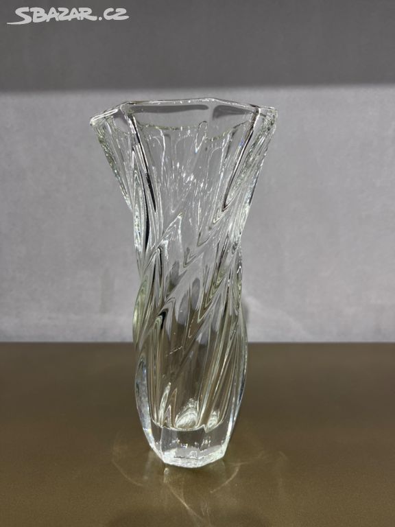 Váza - těžké čiré lisované sklo - autorská