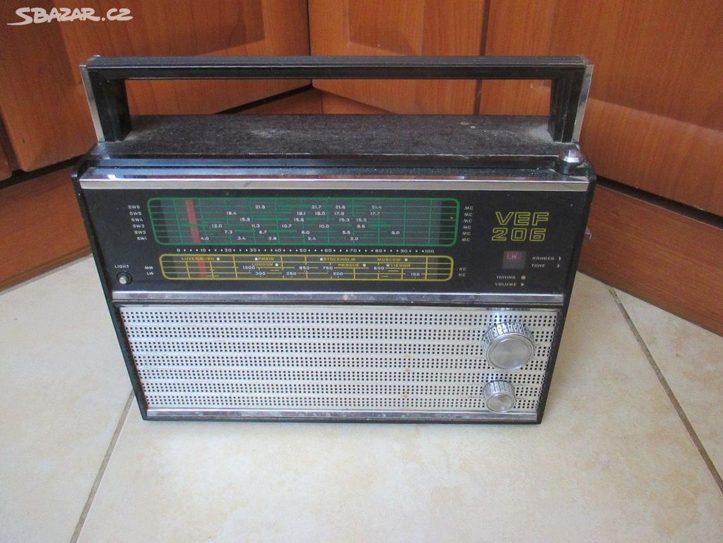 Nabízím retro radio Vef 206 USSR. Radio nehraje