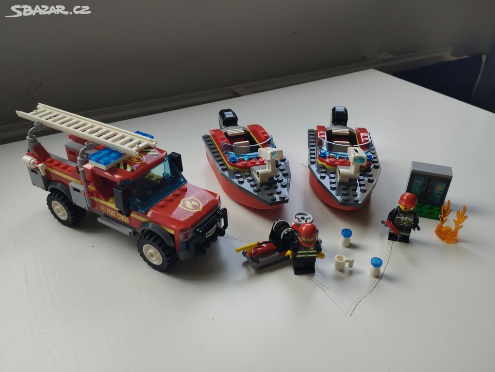 LEGO Hasičské auto a lodě
