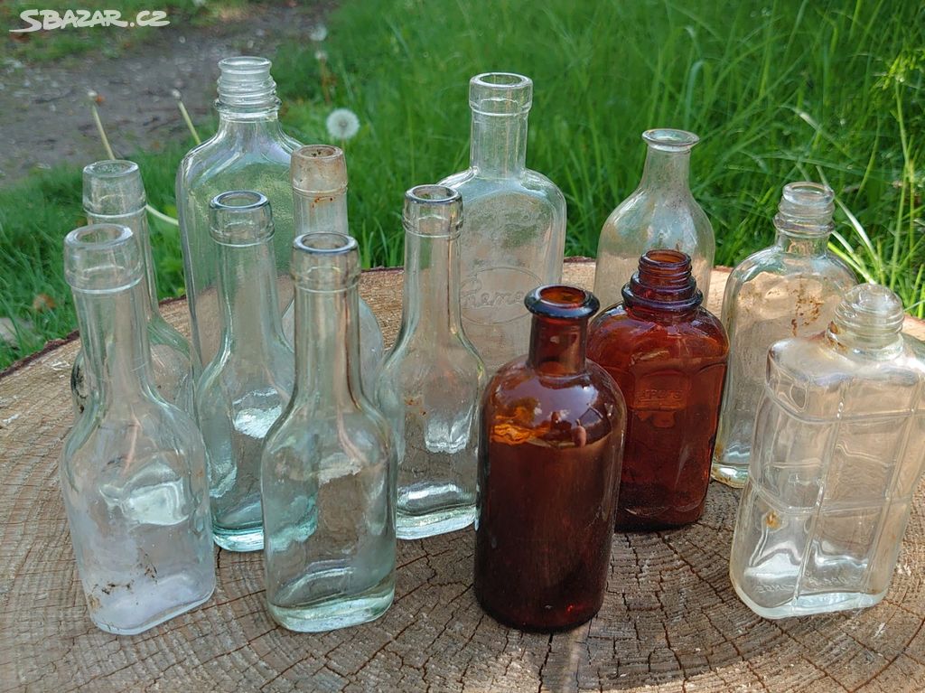Staré skleněné lahvičky
