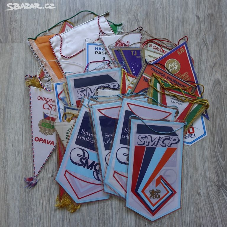 RETRO vlaječky různé - 48 kusů