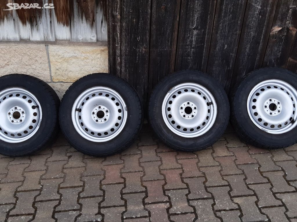 Kola, plechové disky pneumatiky 195 / 65 R15