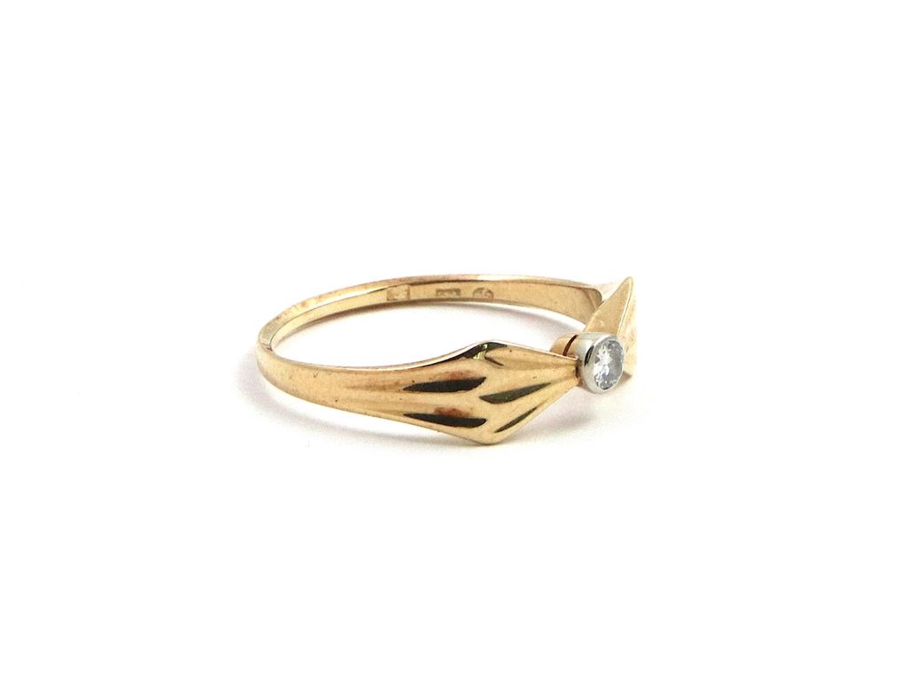 Zlatý prsten s diamantem 2.86g