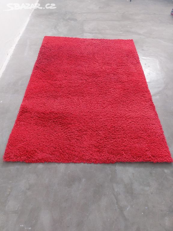 Červený koberec Hampen vysoký vlas 133x195cm