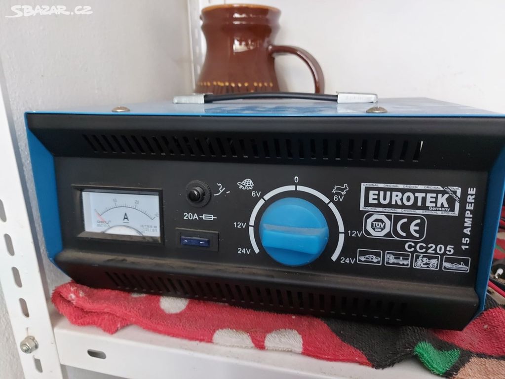 Nabíječka baterií EUROTEK