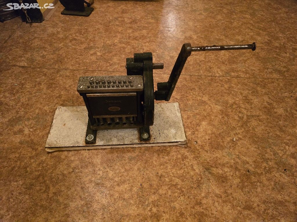 Starý zajímavý stroj vybavení ZUBNÍ ORDINACE