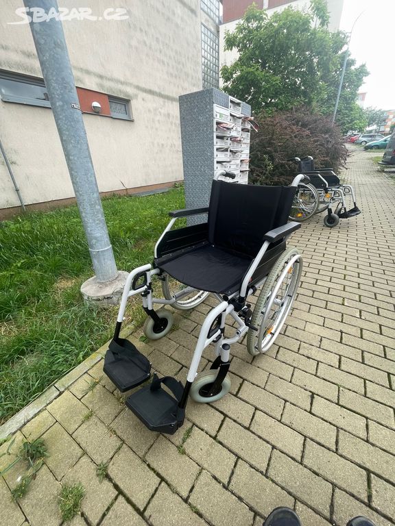 invalidní vozík skládací mechanický