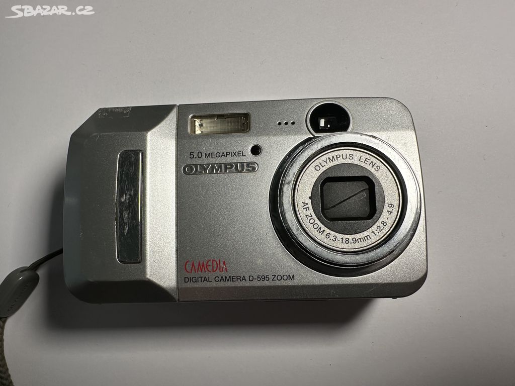 Retro fotoaparát Olympus d-595 zoom