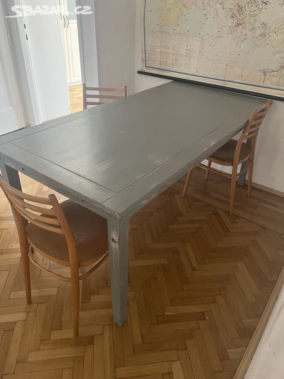 Dřevěný velký stůl patinovaný