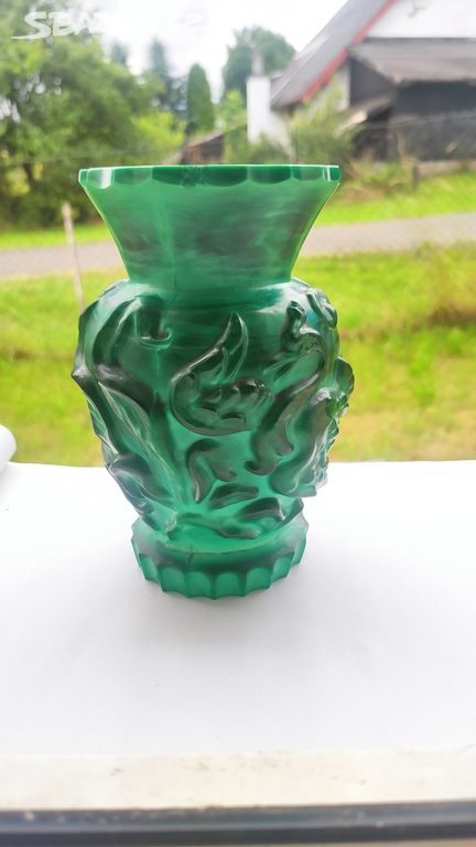 stará váza kozoroh malachitové sklo