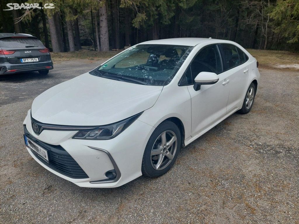 TOYOTA COROLLA SD, r. 2022, Benzín, 92kW