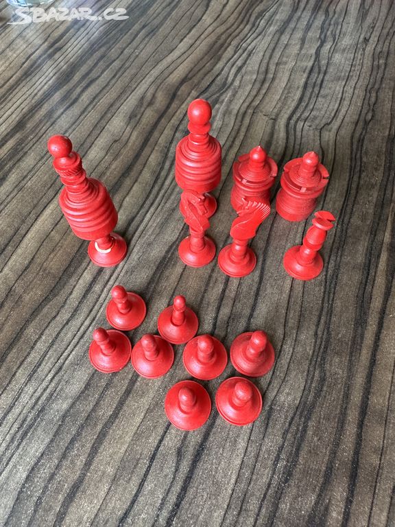 Šachové starožitné figurky