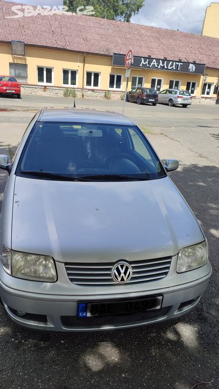 VW Polo r.v. 2001, bourané