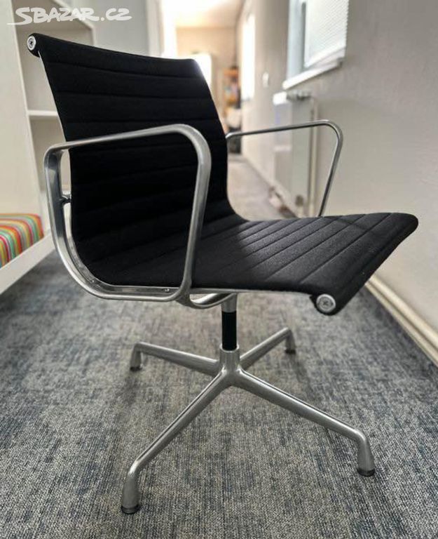 Designové židle Vitra EA 108