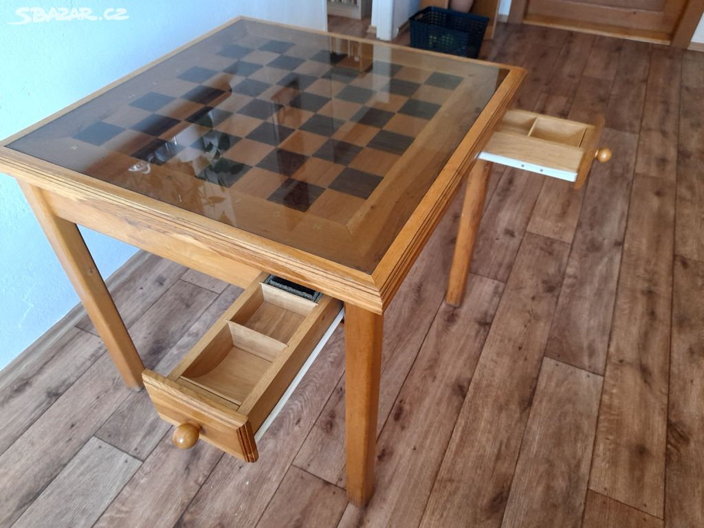 Dubový šachový a karetní stůl